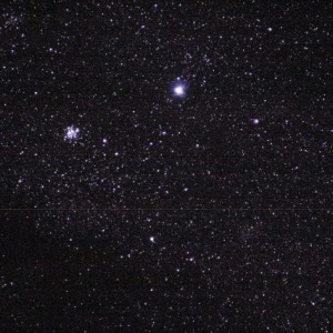 NGC_4755__Stern_Mimos_v._Kreuz_des_S__dens_und_Satellitenspur