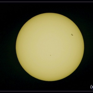 1_comp1200_ISS-Sonne-02-Gelb