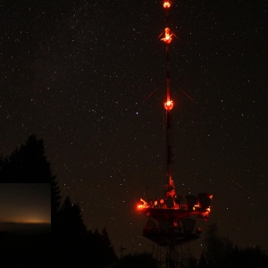 Sterne am Jauerling mit Jauerlingsender, kleines Foto Inversionswetterlage Richtung Krems und St.Pölten