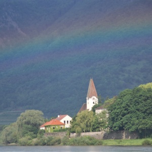 Regenbogen über der Donau